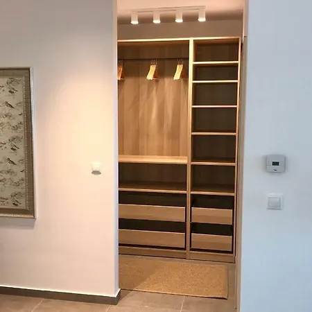 Lela Beach Apartman Apartament *