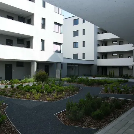 Lela Beach Apartman *